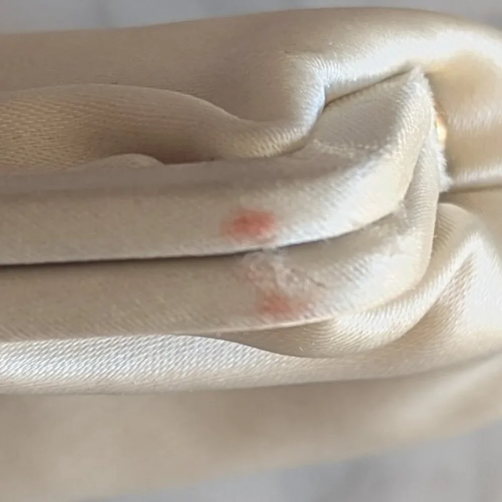Dainty Vintage Embroidered Satin Clutch with accessories - Picture 16 of 16
